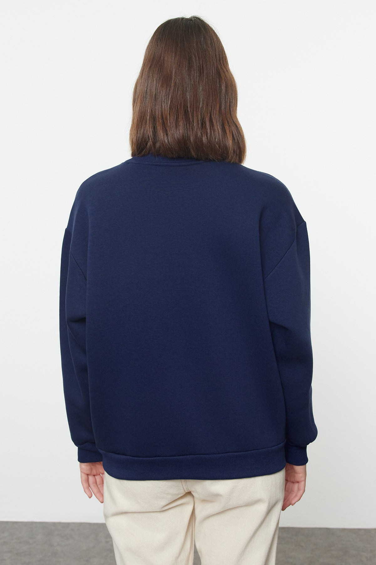 Lacivert Etiket Detaylı Regular Bisiklet Yaka Örme Sweatshirt TWOAW24SW00289