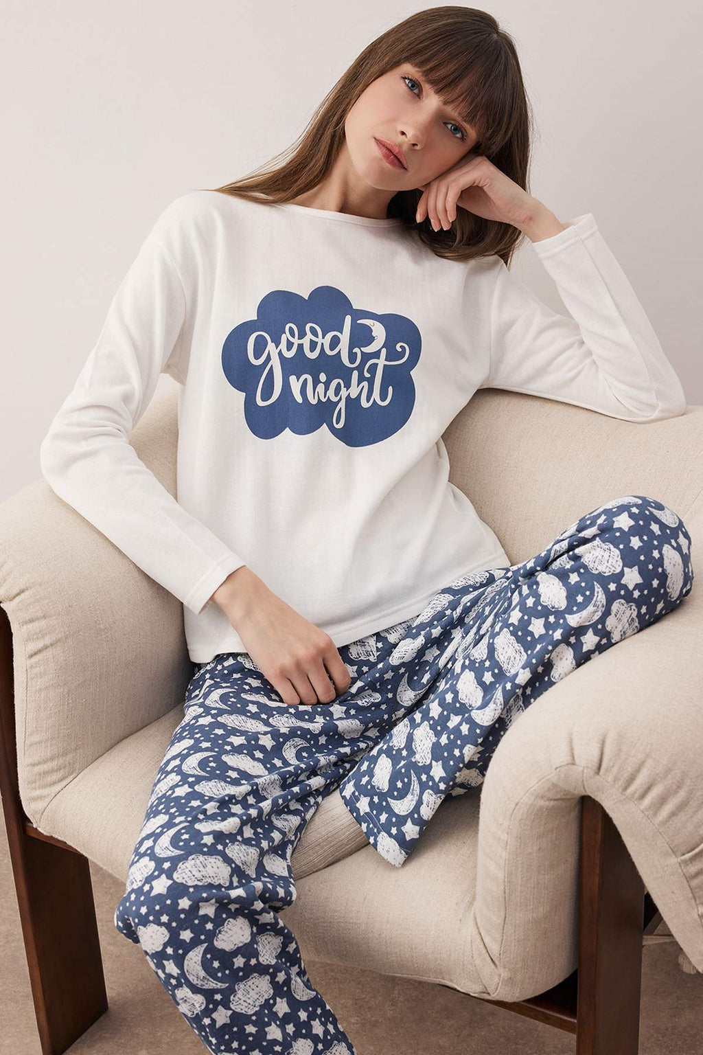 Trendyolmilla Kırmızı Pamuklu Kalpli Slogan Baskılı Uyku Bantlı Örme Pijama Takımı THMAW25PT00223