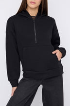 Trendyolmilla Teen Siyah Kapüşonlu Kalın İçi Polarlı Yarım Pat Fermuarlı Cepli Örme Sweatshirt TWOAW26SW00160