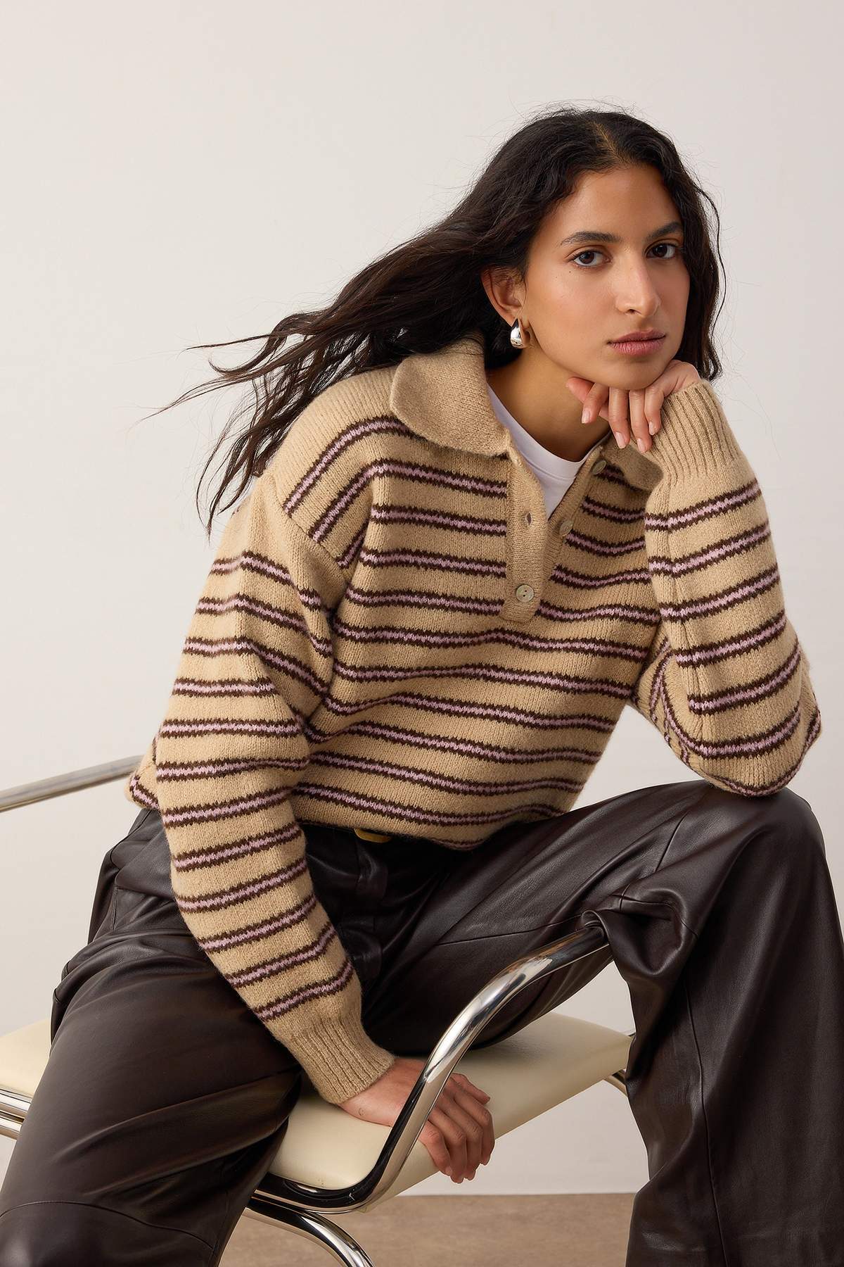 Trendyolmilla Wardrobe Essentials Camel*001 Basic Geniş Kalıp Özel İplikli Triko Kazak | TWOAW26KZ00072 الصورة الرئيسية