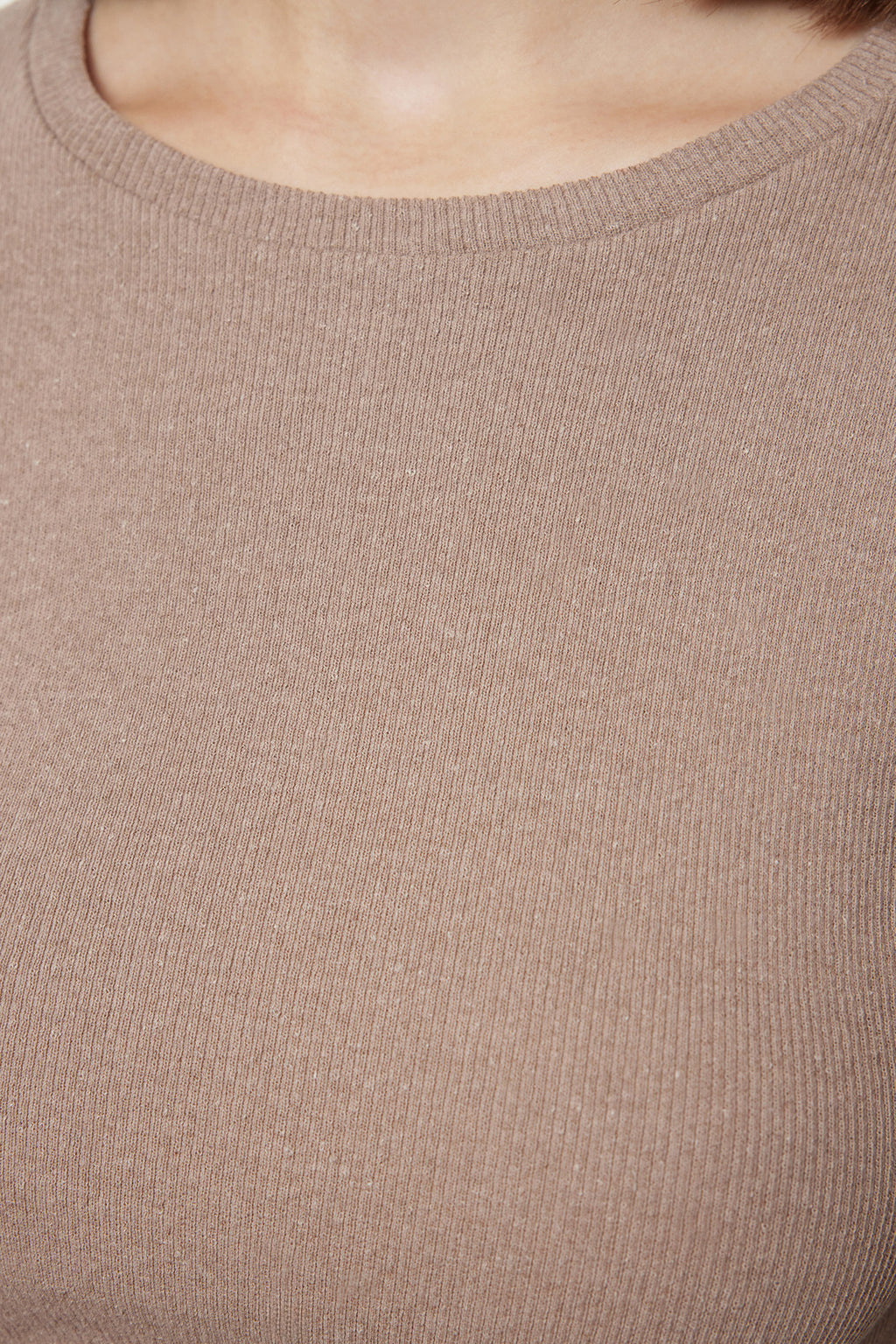 Trendyolmilla Kahverengi-Bej 2'li Paket Vücuda Oturan Bisiklet Yaka Fitilli Crop Esnek Örme Bluz TWOAW22BZ0331