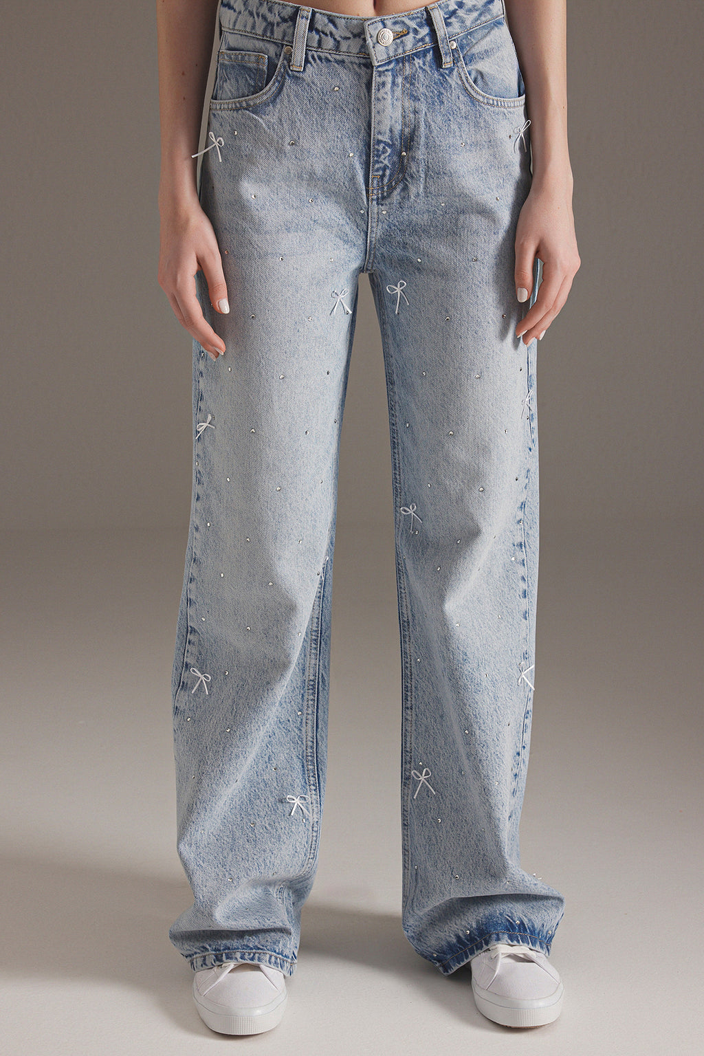 Mavi Kurdele/Fiyonk Detaylı Taşlı Normal Bel Wide Leg Geniş Paça Jeans TWOSS25JE00234