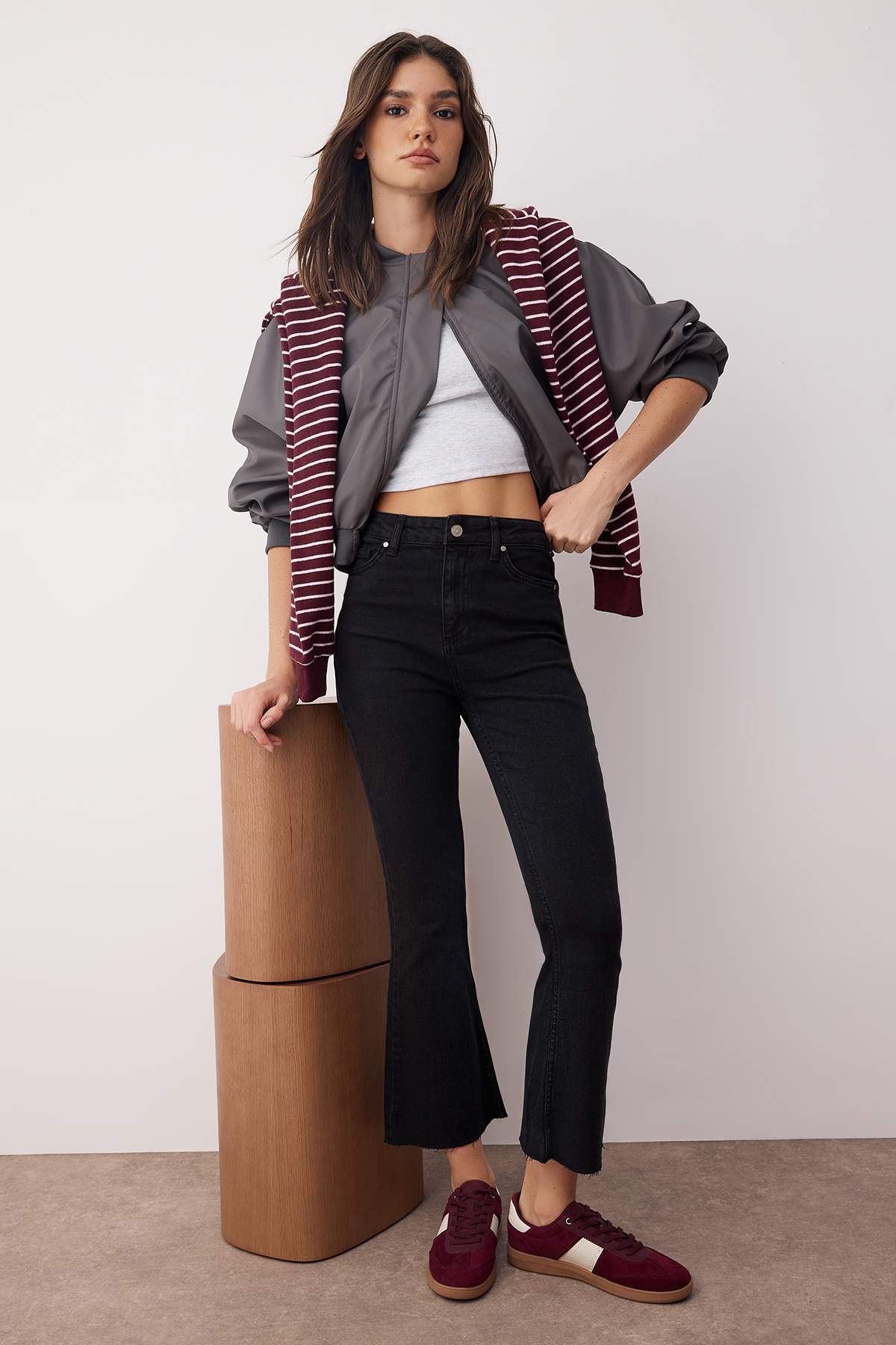 Antrasit Yüksek Bel Crop Orta Esnek Flare Bilek Boy Comfort/Esnek Jeans TWOAW21JE0159 Main image