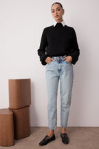 Trendyolmilla Koyu Mavi Yüksek Bel Mom %100 Pamuk Non-Stretch Jeans TWOSS25JE00277