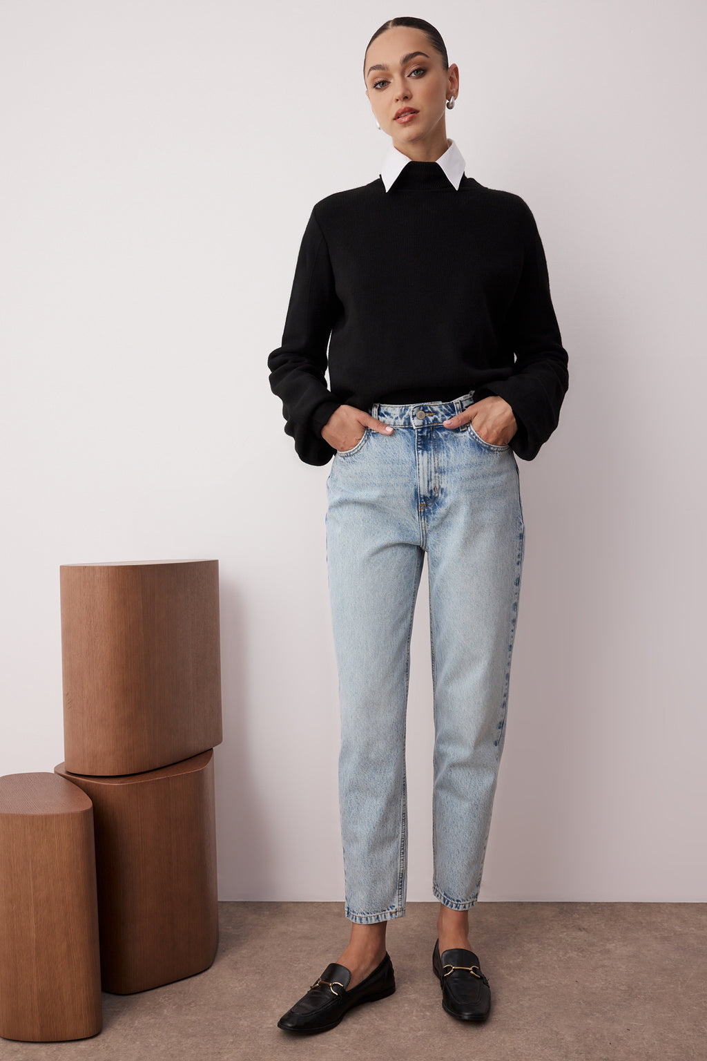 Trendyolmilla Koyu Mavi Yüksek Bel Mom %100 Pamuk Non-Stretch Jeans TWOSS25JE00277