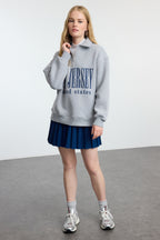 Trendyolmilla Bordo Oversize Kalıp Kalın içi Polarlı Slogan Baskılı Fermuarlı Örme Sweatshirt TWOAW25SW00134