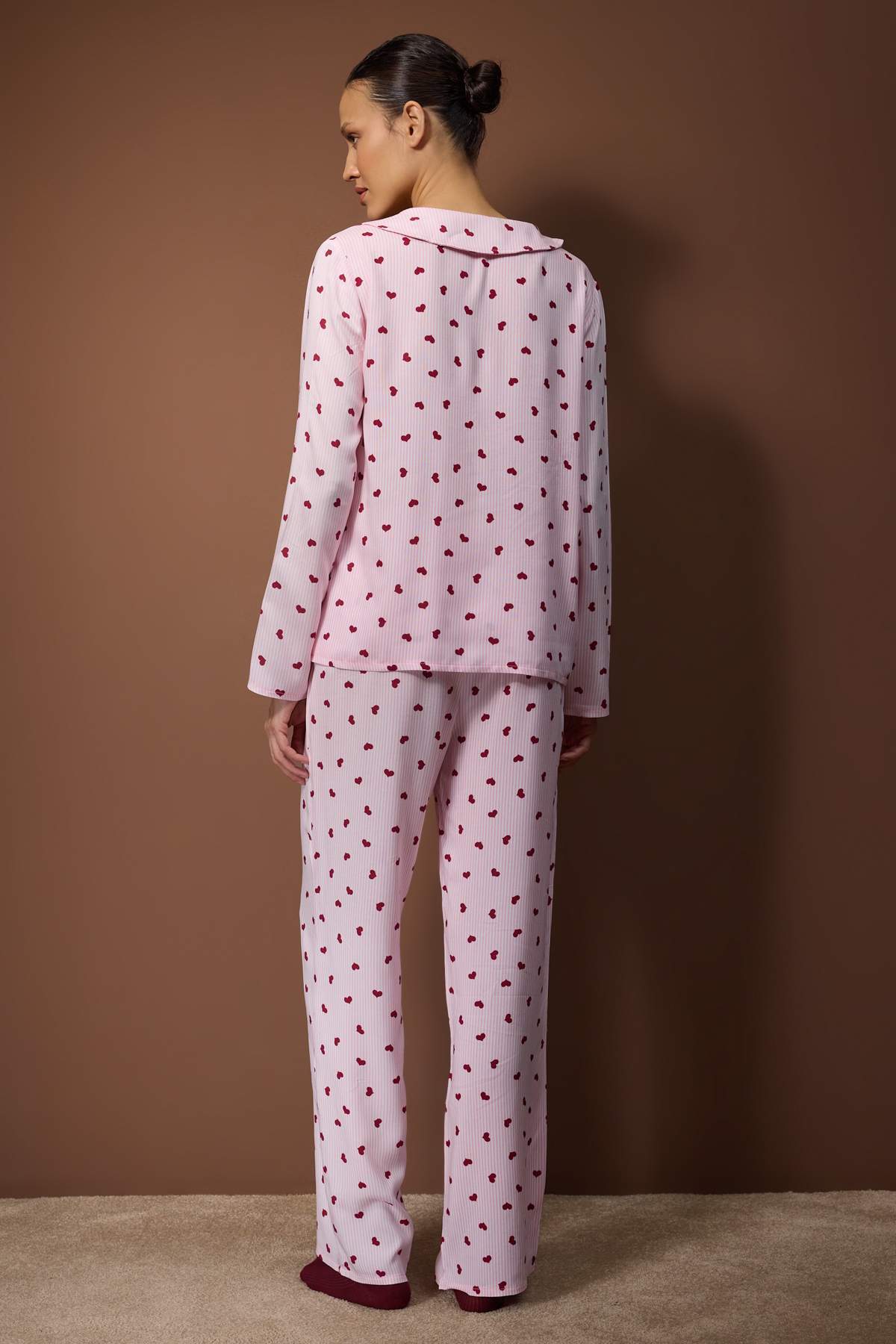 Trendyolmilla Pembe Çizgili Viskon Dokuma Pijama Takımı THMAW26PT00106