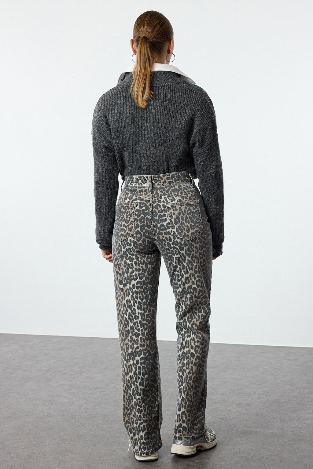 Trendyolmilla Çok Renkli Leopar Desenli Kahverengi Yüksek Bel Orta Esnek Wide Leg Jeans TWOAW25JE00309