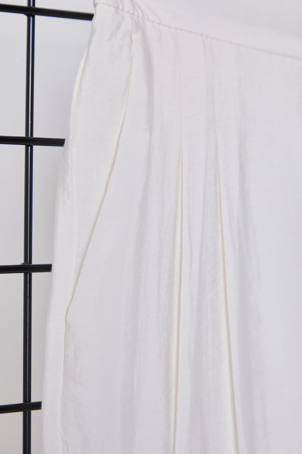 Trendyolmilla Bej Yumuşak Tuşeli Wide Leg/Geniş Paça Dokuma Pantolon TWOSS25PL00004