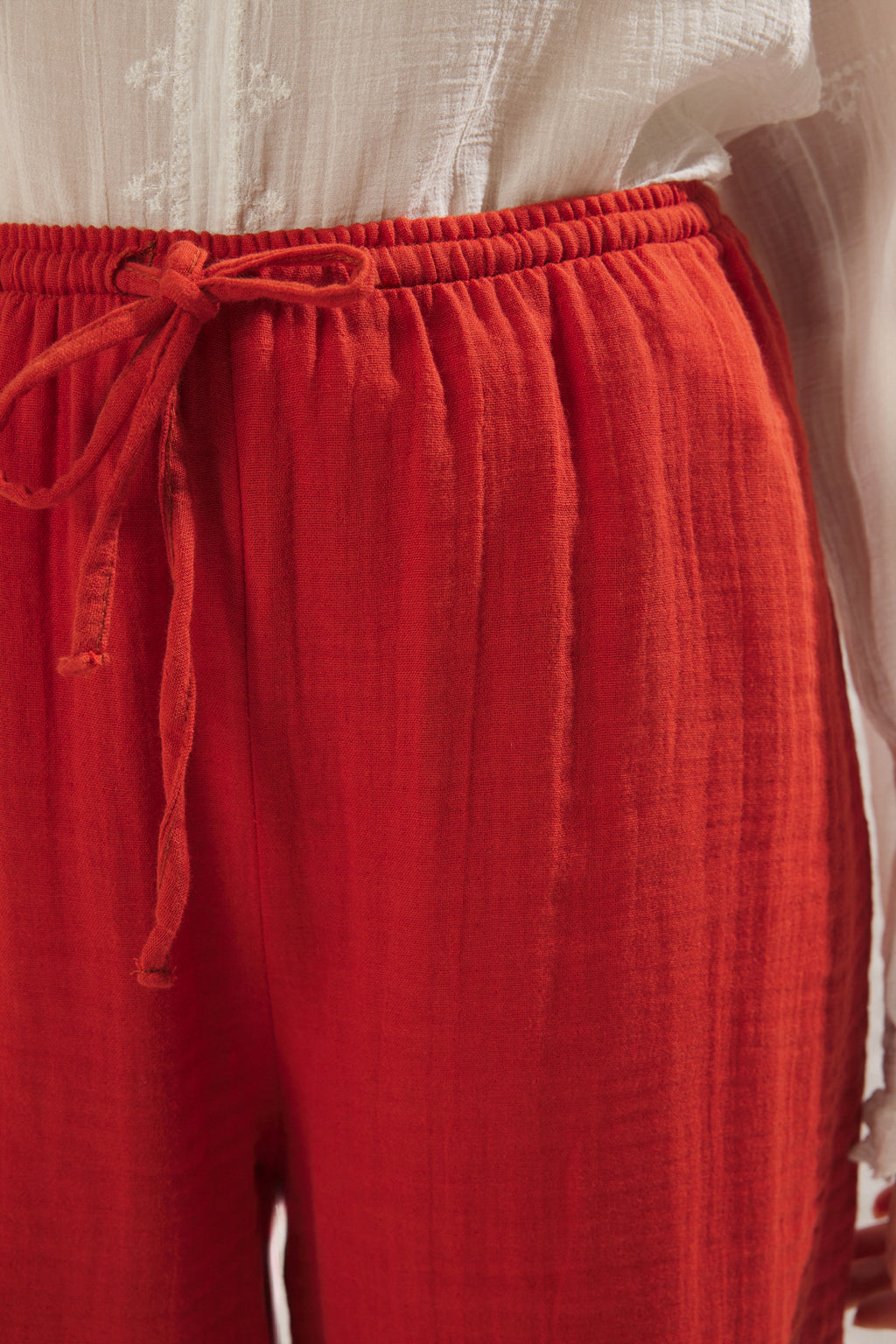 Trendyolmilla Vizon Müslin Beli Lastikli İnce Kumaş Wide Leg/Geniş Paça Dokuma Pantolon TWOSS25PL00067