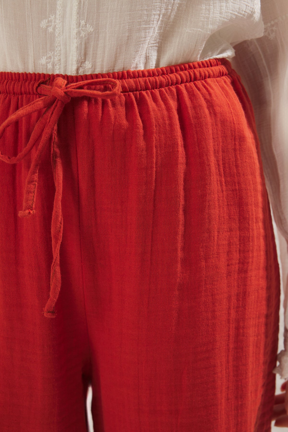 Trendyolmilla Vizon Müslin Beli Lastikli İnce Kumaş Wide Leg/Geniş Paça Dokuma Pantolon TWOSS25PL00067