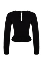 Trendyolmilla Koyu Kahverengi Pencere/Cut Out Detaylı Aksesuarlı Örme Bluz TPRAW24BZ00053