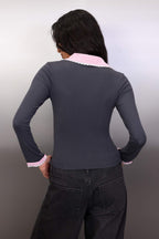 Trendyolmilla Kahverengi Ekose/Kareli Fitted/Vücuda Oturan Dokuma Detaylı Örme Bluz TWOAW26BZ00008