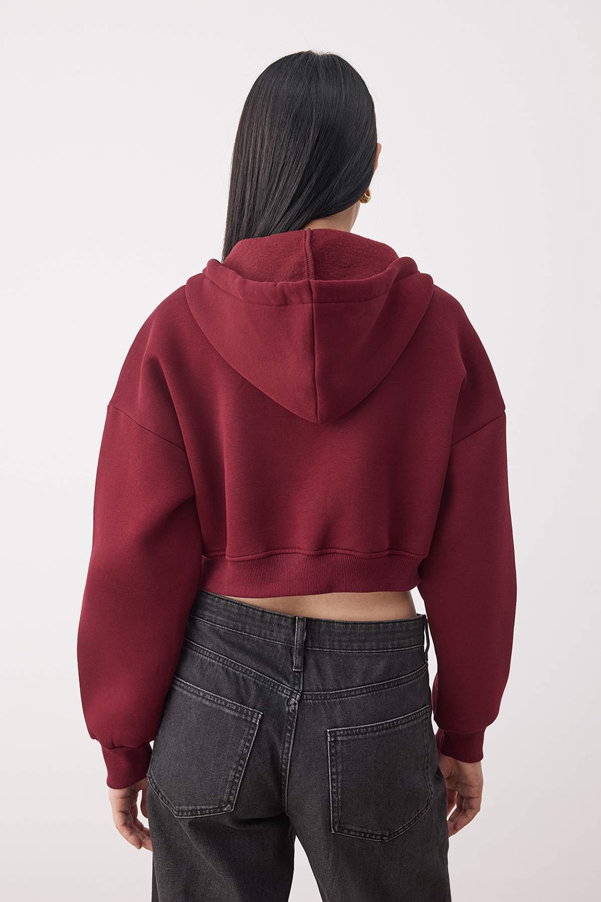 Trendyolmilla Siyah Kalın İçi Polarlı Kapüşonlu V Yaka Rahat Kesim Crop Örme Sweatshirt TWOAW23SW00096
