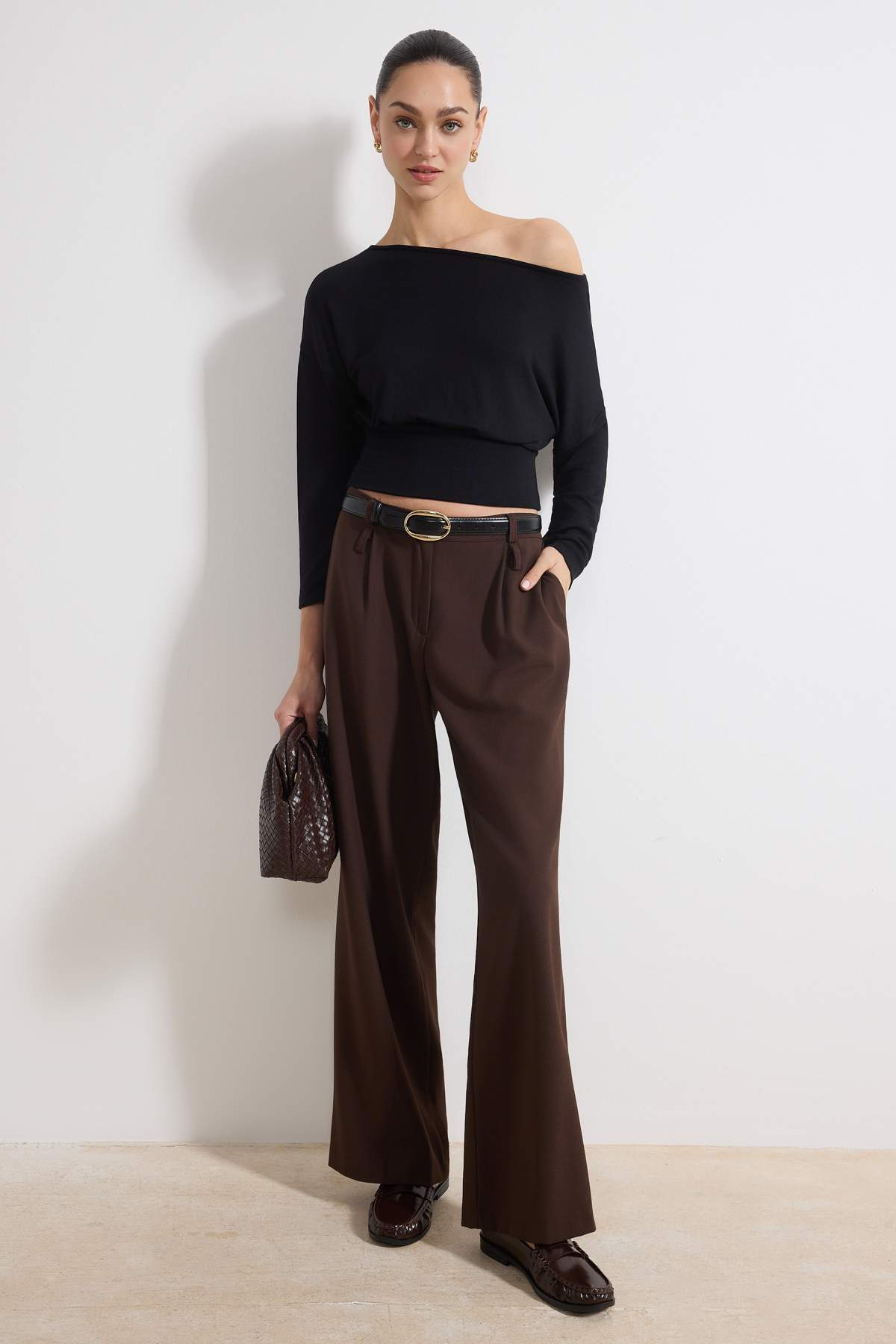 Siyah Fitted/Vücuda Oturan Kayık Yaka Uzun Kollu Premium Yumuşak Örme Bluz TWOSS26BZ00344 Secondary image