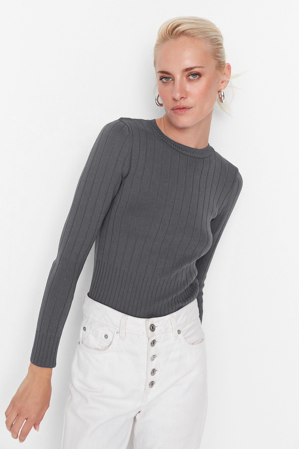Trendyolmilla Kahverengi Basic Bisiklet Yaka Triko Kazak TWOAW23KZ01249
