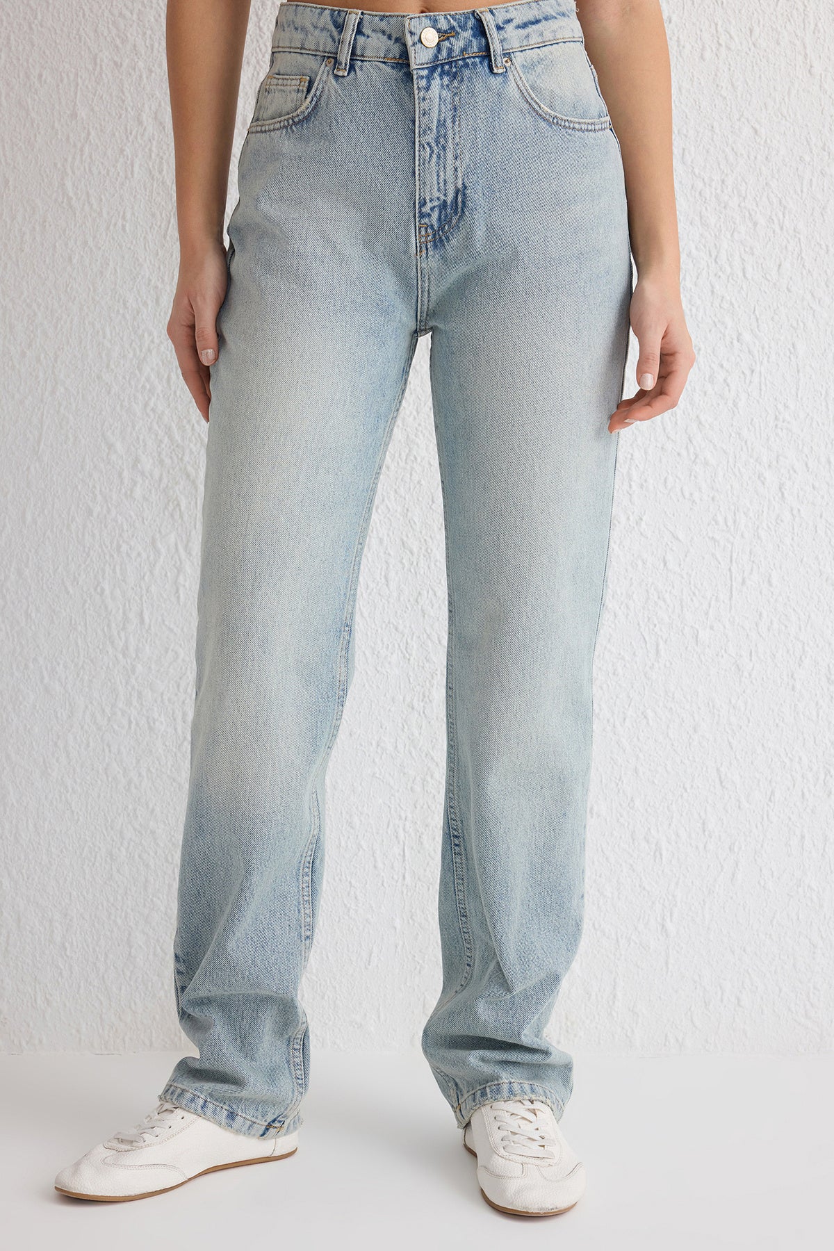 Açık Mavi Yüksek Bel Straight Düz Kesim %100 Pamuk Non-Stretch Jeans TWOSS25JE00084