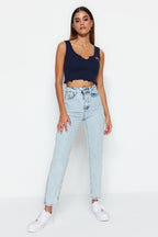 Trendyolmilla Siyah Yüksek Bel Mom %100 Pamuk Non-Stretch Jeans TWOSS23JE00085