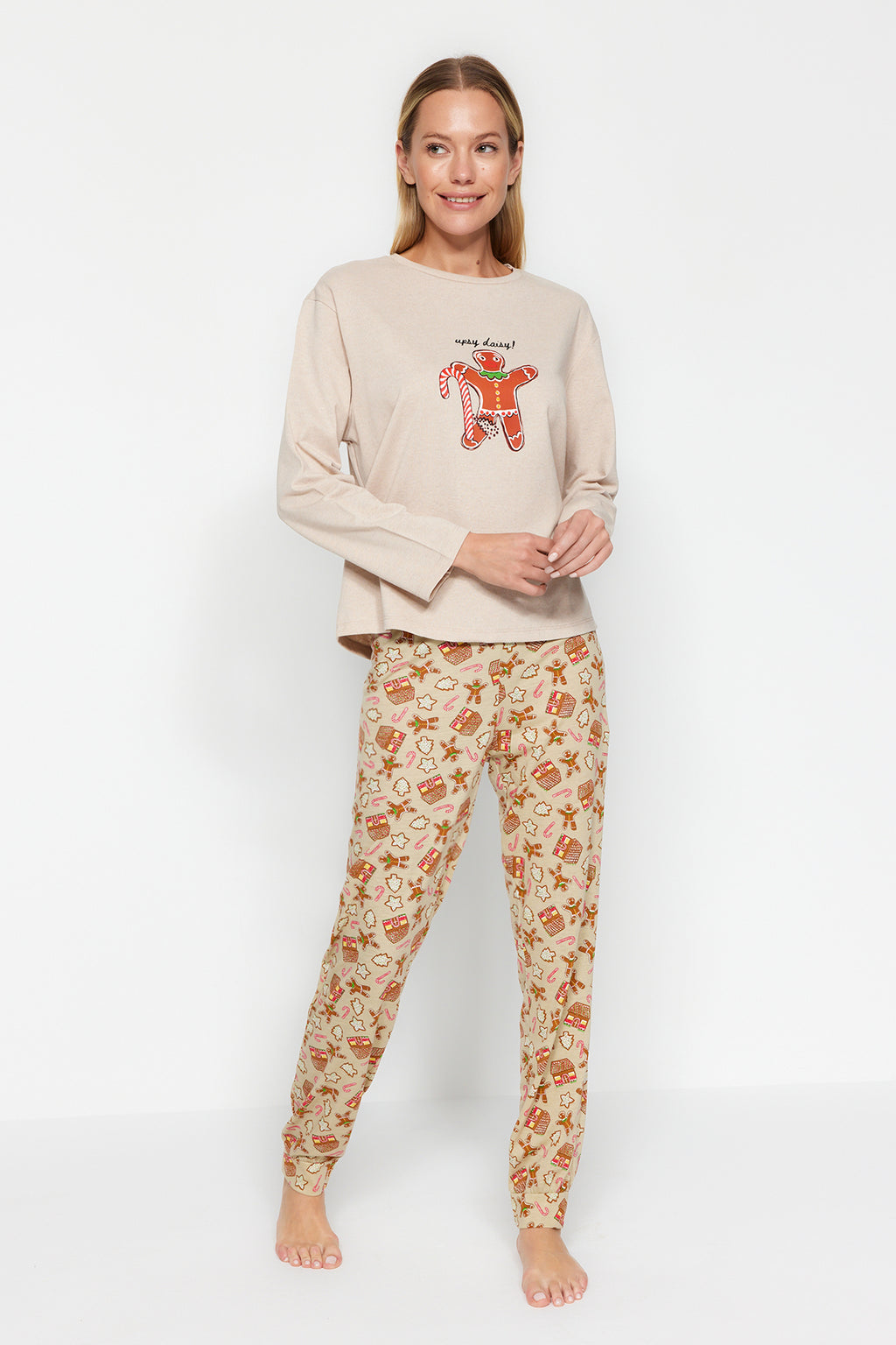 Trendyolmilla Krem %100 Pamuklu Yılbaşı Temalı Örme Pijama Takımı THMAW24PT00061