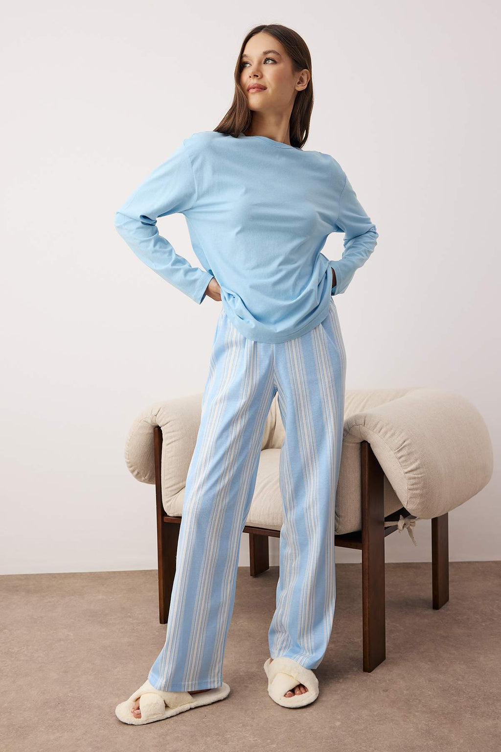 Trendyolmilla Antrasit Pamuklu Çizgili Örme Pijama Takımı THMAW25PT00188