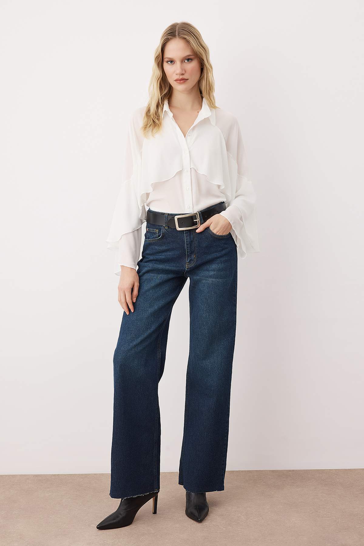 Trendyolmilla Koyu Mavi Yüksek Bel Comfort Paçası Kesikli Wide Leg Palazzo Jeans TWOAW26JE00081