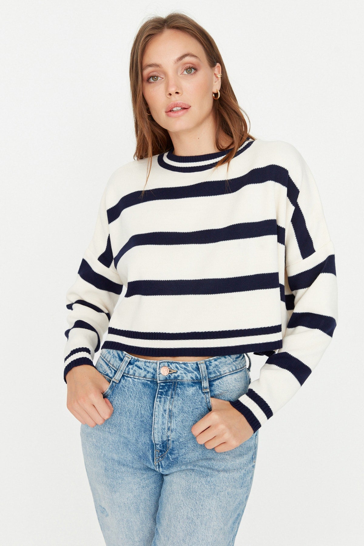 Trendyolmilla Lacivert Crop Çizgili Triko Kazak TWOAW23KZ00205