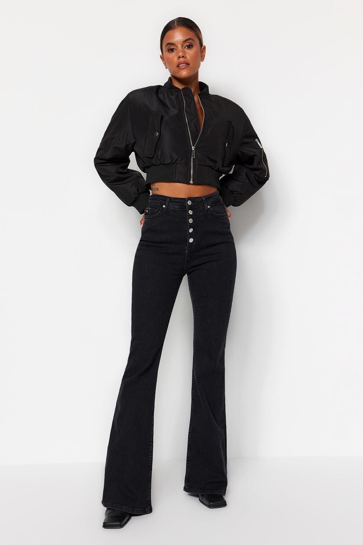 Trendyolmilla Mavi Önden Düğmeli Yüksek Bel Orta Esnek İspanyol Paça Flare Comfort/Esnek Jeans TWOSS20JE0111