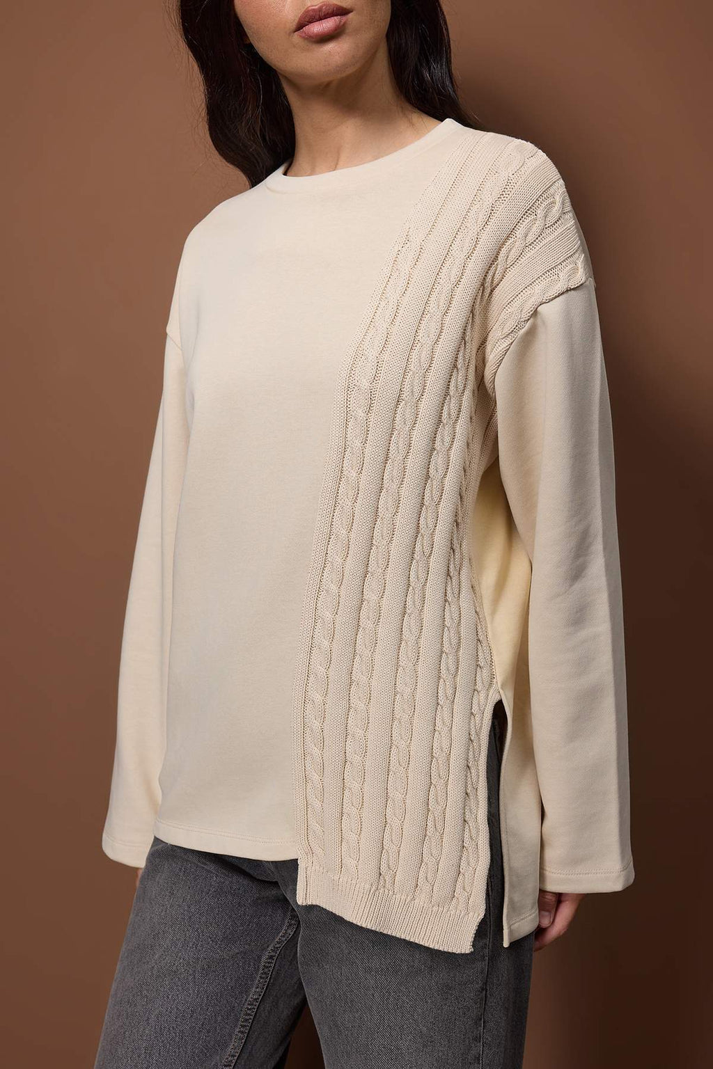 Taş Triko Detaylı Bisiklet Yaka Relaxed Örme Sweatshirt TWOAW26SW00076