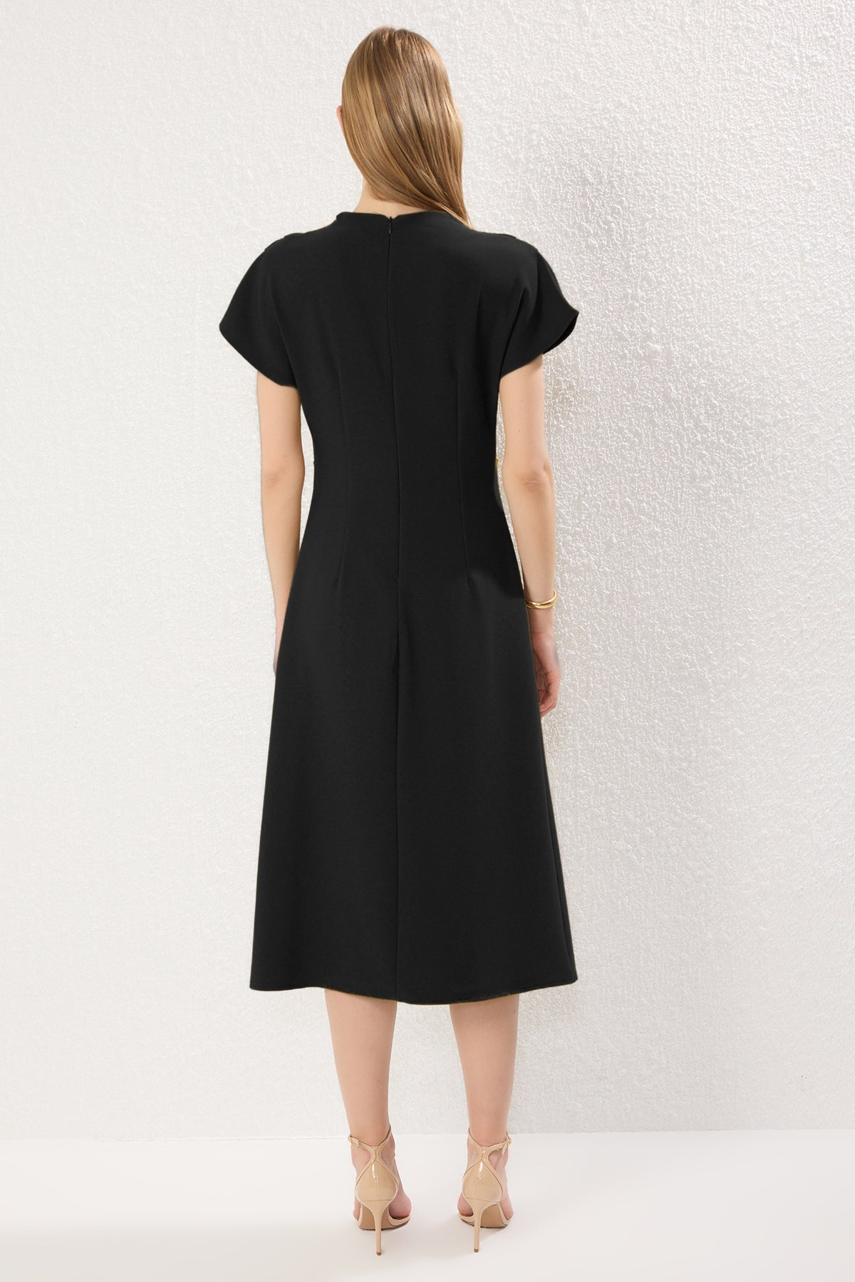 Trendyolmilla Siyah A Kesim Degaje Yaka Midi Dokuma Elbise TWOAW25EL00393