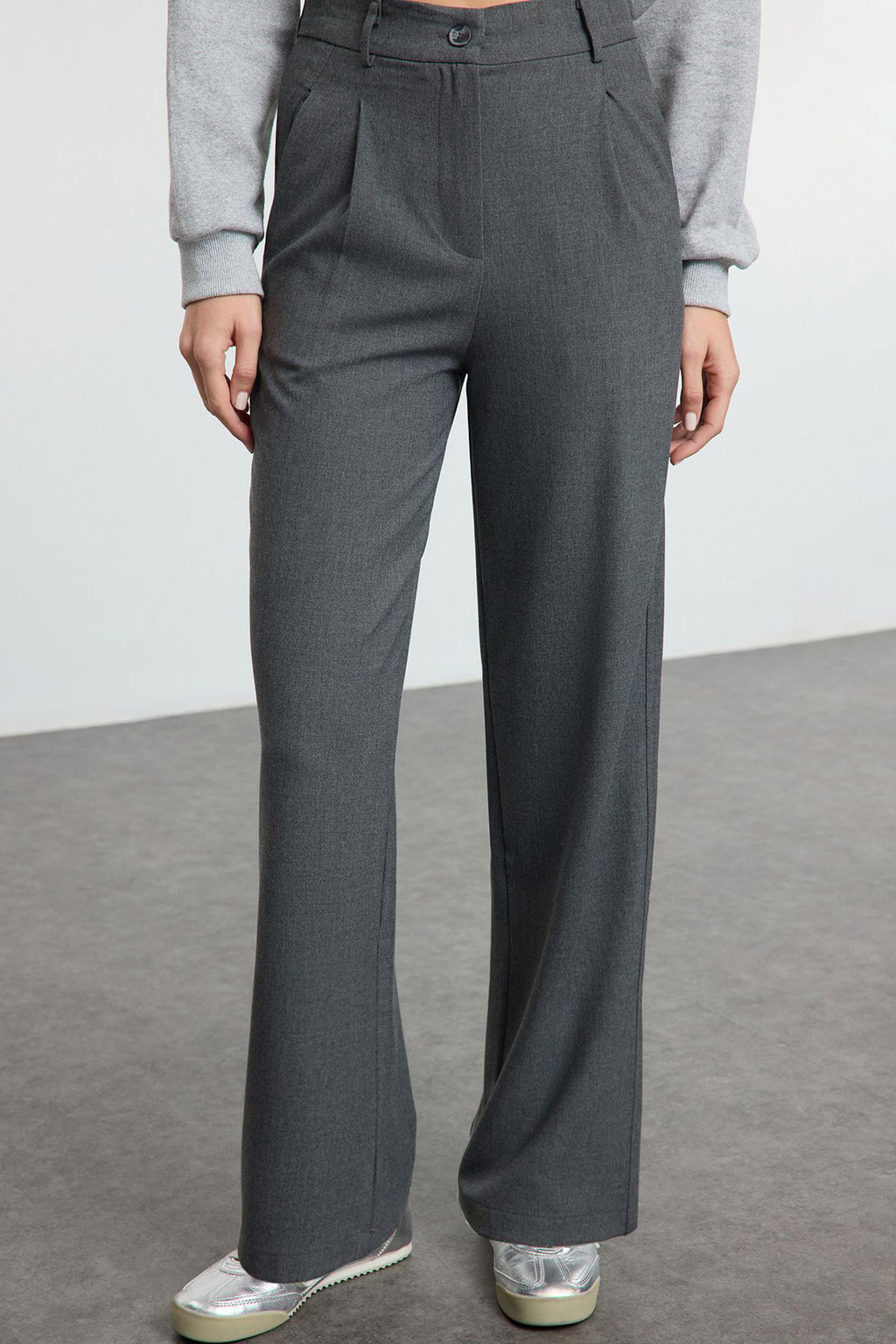 Trendyolmilla Bej Wide Leg Geniş Paça Pileli Dokuma Pantolon TWOAW25PL00105