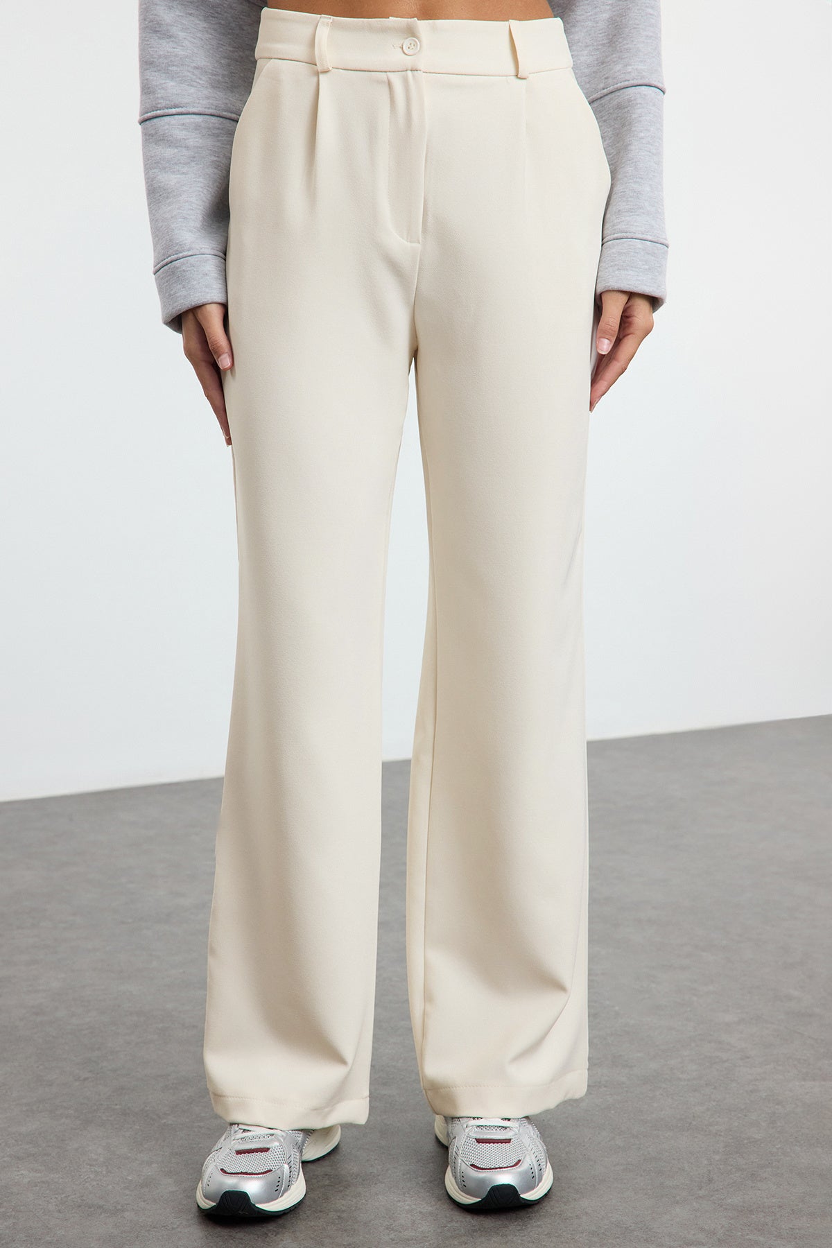 Trendyolmilla Ekru Yüksek Bel Wide Leg/Geniş Paça Pilili Dokuma Kumaş Pantolon TWOAW21PL0076