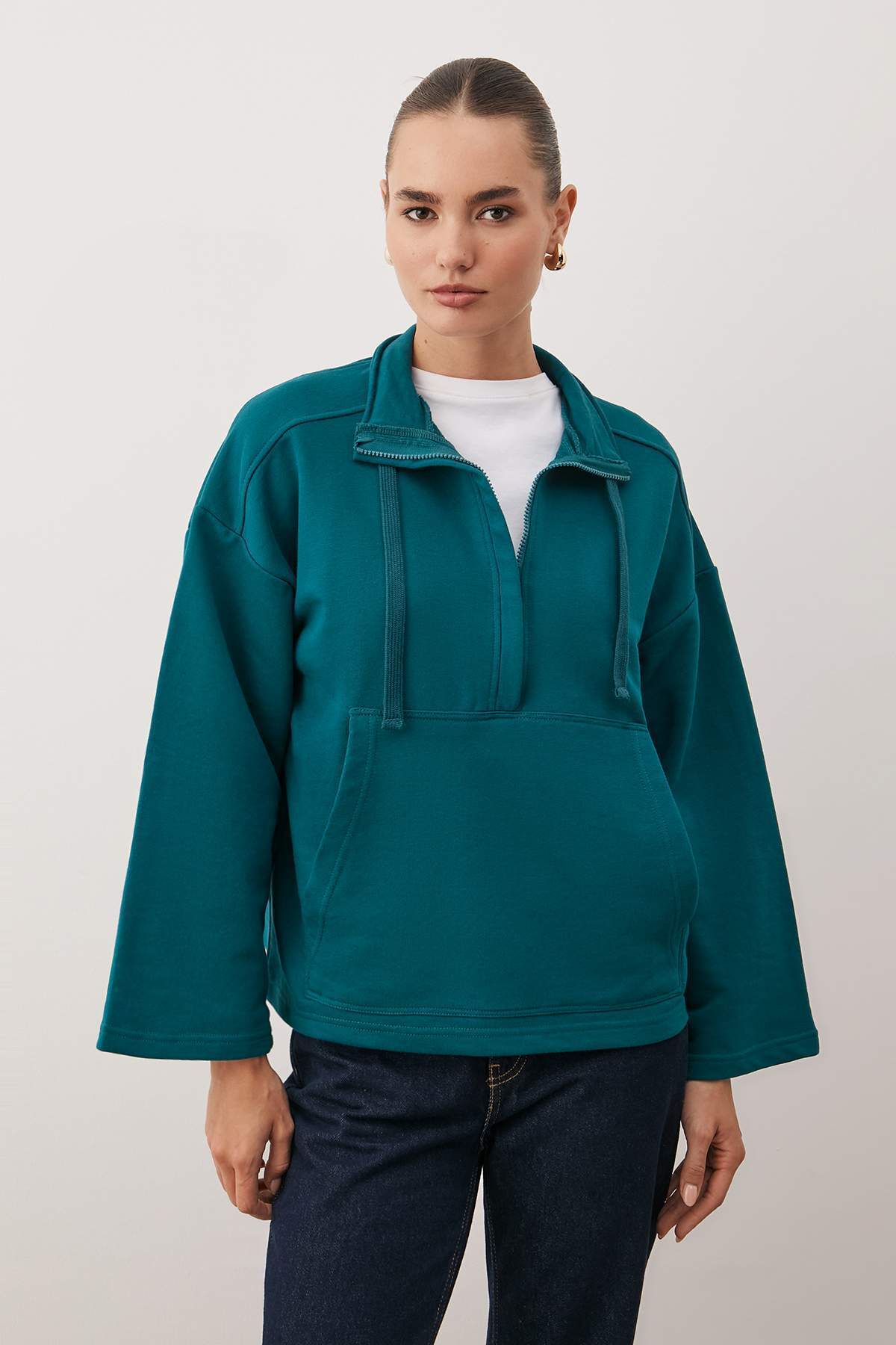 Trendyolmilla Petrol Dik Yaka Fermuarlı ve Cepli Relaxed/Rahat Kalıp Örme Sweatshirt TWOAW26SW00187