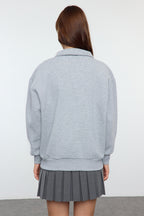 Trendyolmilla Sarı Gömlek Yaka Nakışlı Regular Fit Kalın İçi Polarlı Örme Sweatshirt TWOAW24SW00182
