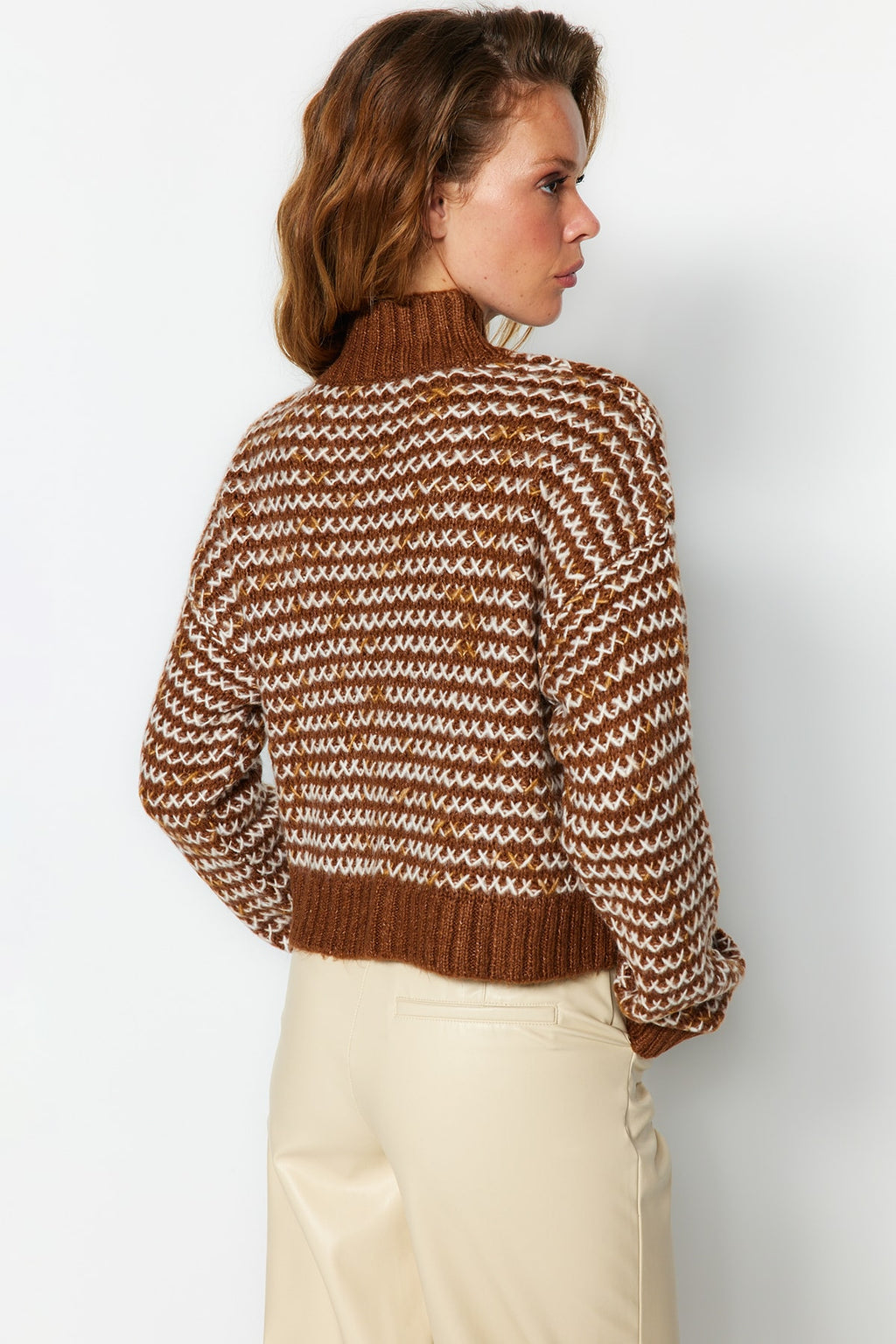 Trendyolmilla Kahverengi Yumuşak Dokulu Degrade Triko Hırka TWOAW24HI00052