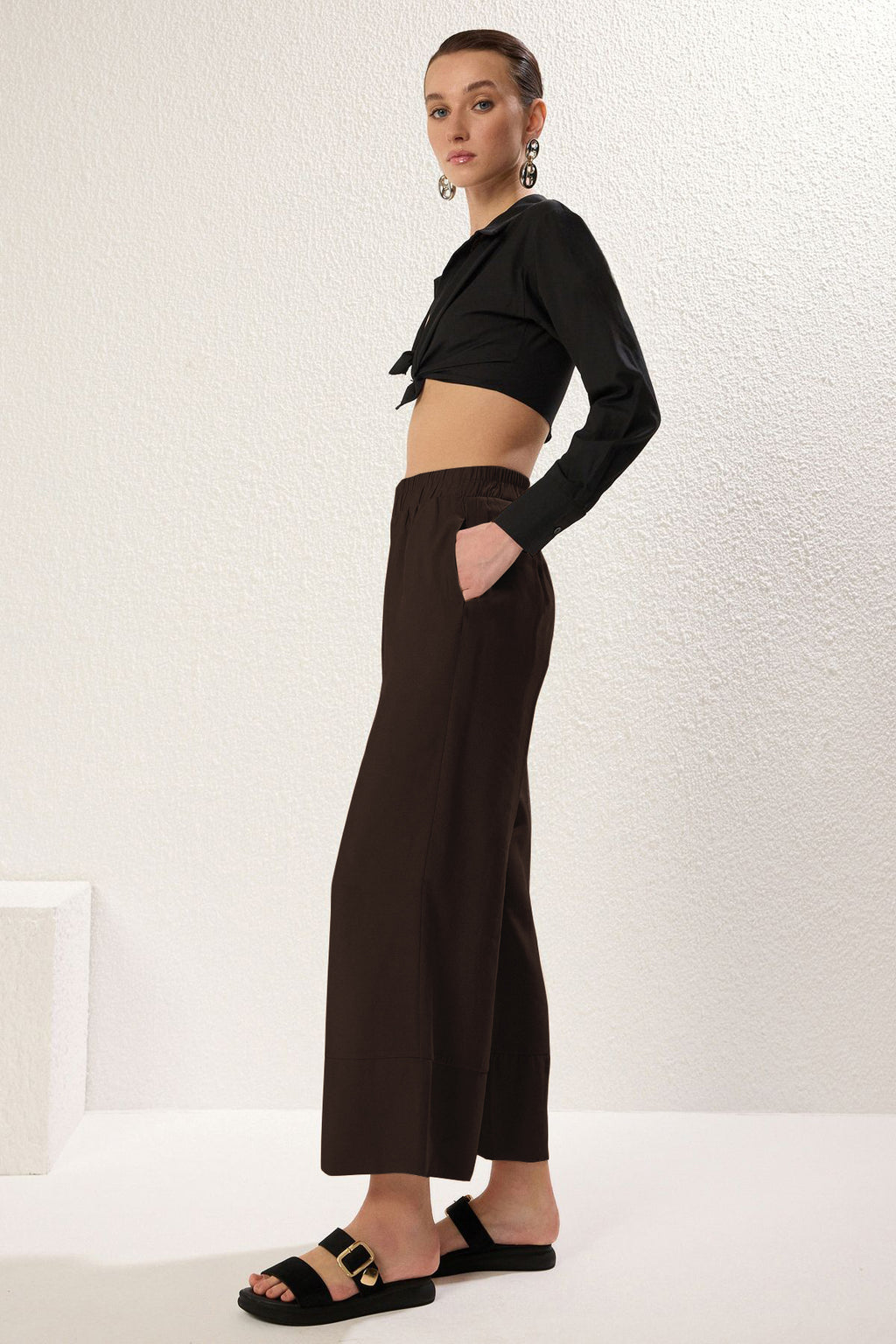 Trendyolmilla Vizon Modal Cep Detaylı Wide Leg/Geniş Paça Pileli Dokuma Pantolon TWOSS25PL00081 Palazzo