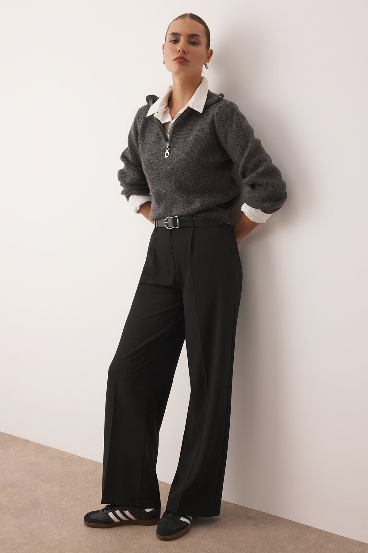 Trendyolmilla Siyah Palazzo/Extra Geniş Paça Dokuma Kumaş Pantolon TWOSS23PL00062 Main image