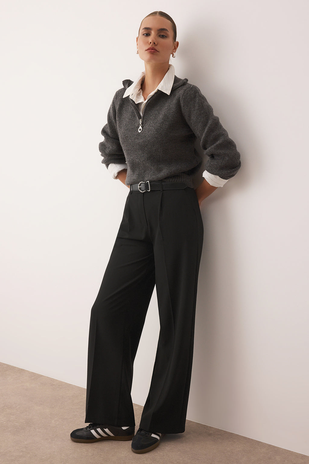 Trendyolmilla Siyah Palazzo/Extra Geniş Paça Dokuma Kumaş Pantolon TWOSS23PL00062