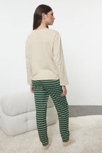Trendyolmilla Kadın Couple/Çift Lacivert %100 Pamuklu Çizgili Yılbaşı Temalı Örme Pijama Takımı THMAW25PT00164
