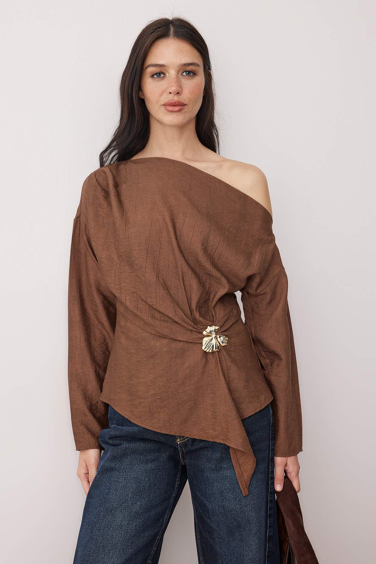 Trendyolmilla Ördek Başı Yeşili Aksesuar Detaylı Düşük Omuz Dokuma Bluz TWOAW26BZ00280