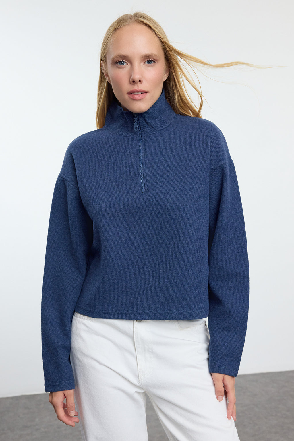 Trendyolmilla Mavi Selanik/Triko Görünümlü Fermuarlı Yaka Regular/Normal Kalıp Örme Sweatshirt TWOAW22SW0732