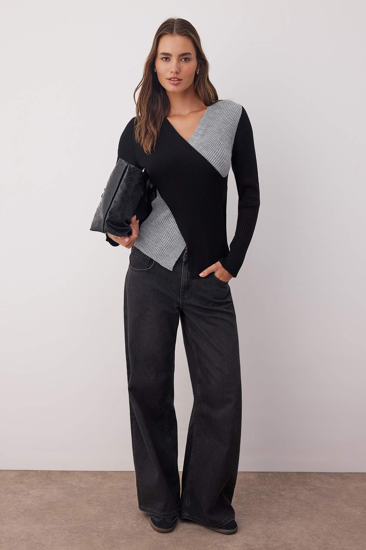 Trendyolmilla Saks*001 Fitted/Vücuda Oturan Kruvaze İnce Triko Kazak TWOAW26KZ00178