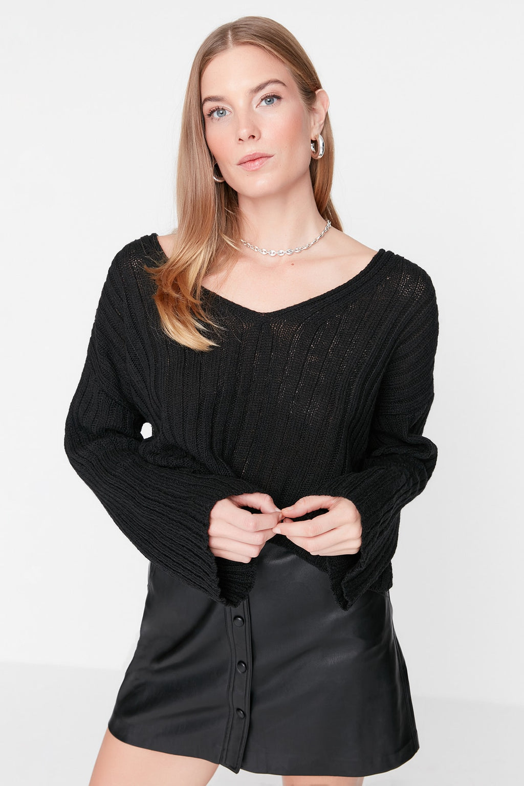 Trendyolmilla Koyu Mavi Merserize Görünümlü Yünlü Geniş Kalıp Basic Triko Kazak TWOAW23KZ01844