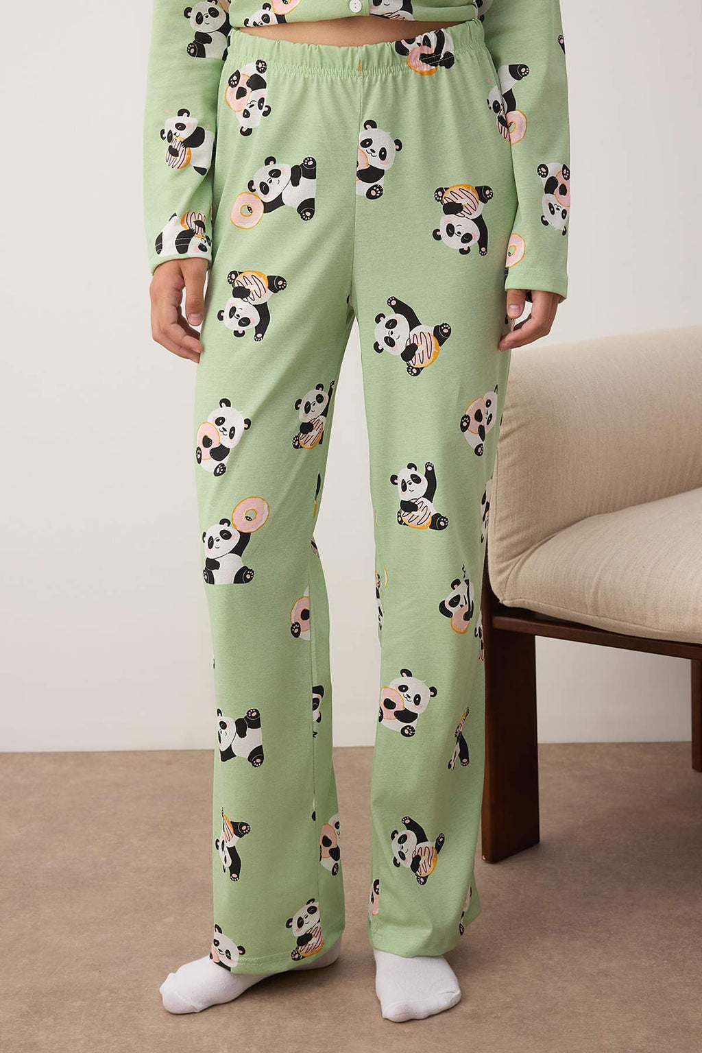Trendyolmilla Yeşil-Çok Renkli Panda Desenli Örme Pijama Takımı THMAW26PT00049