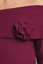 Trendyolmilla Kahverengi Gül Detaylı Carmen Yaka Triko Kazak TWOAW25KZ00373