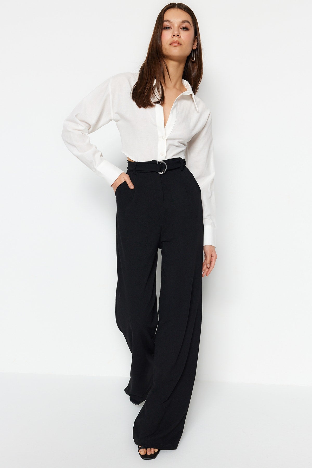 Trendyolmilla Koyu Kahverengi Kemerli Wideleg/Geniş Paça Yüksek Bel Smart Krep Kumaş Örme Pantolon TWOSS23PL00330