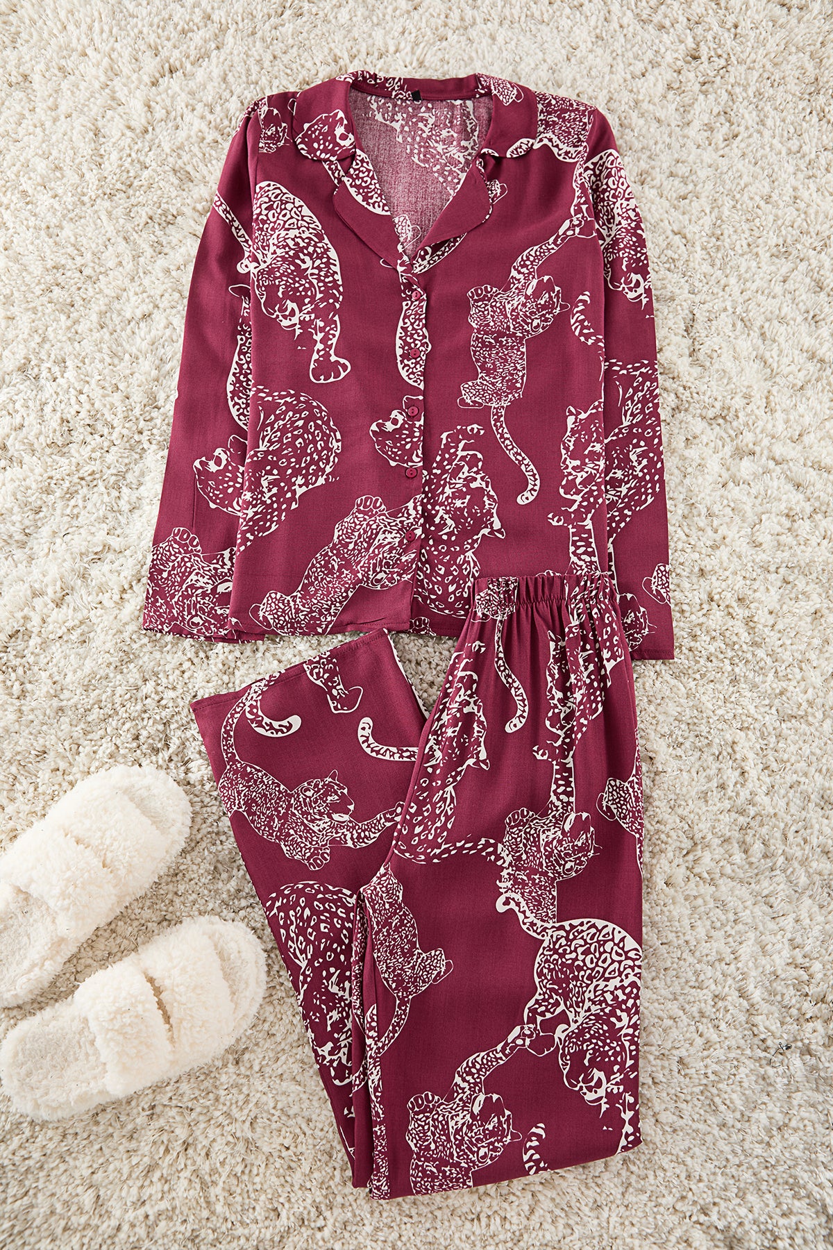 Trendyolmilla Bordo Kaplan Desenli Viskon Dokuma Pijama Takımı THMAW24PT00092 Secondary image