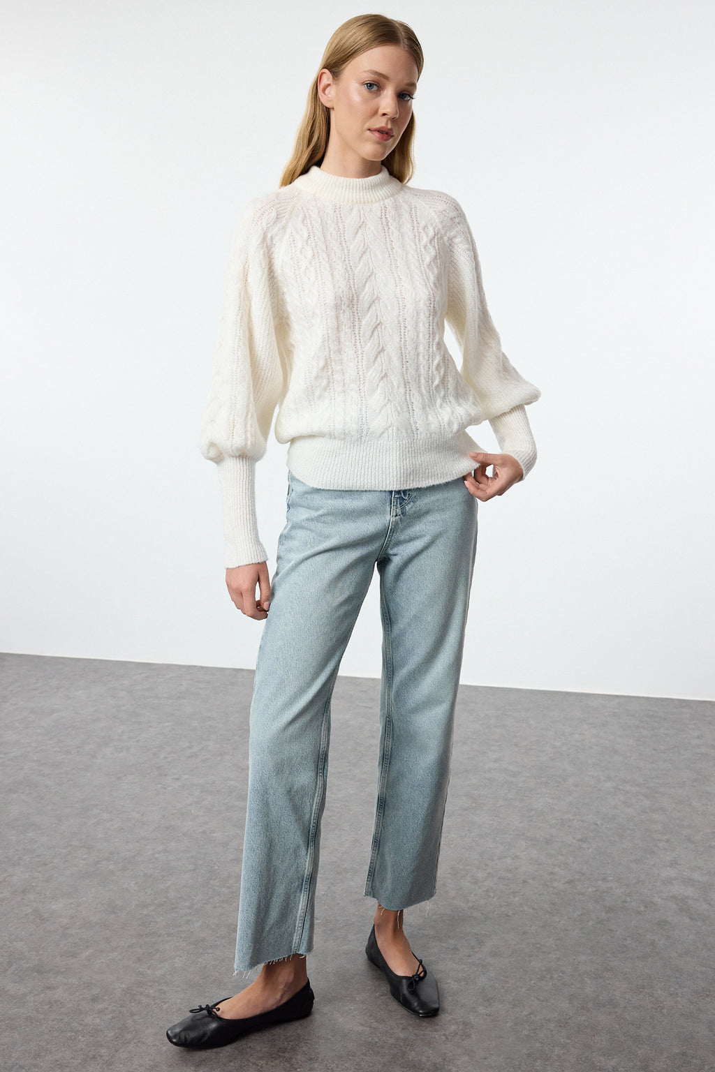 Trendyolmilla Taş Yumuşak Dokulu Saç Örgülü Triko Kazak TWOAW21KZ0109