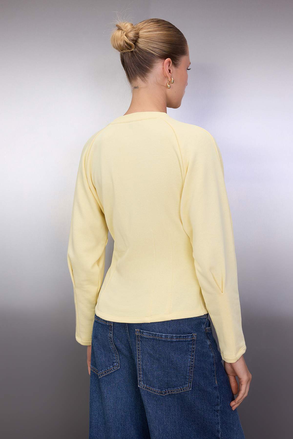 Trendyolmilla Kahverengi Kalın Şardonsuz Belden Oturmalı Bisiklet Yaka Örme Sweatshirt TWOAW26SW00068