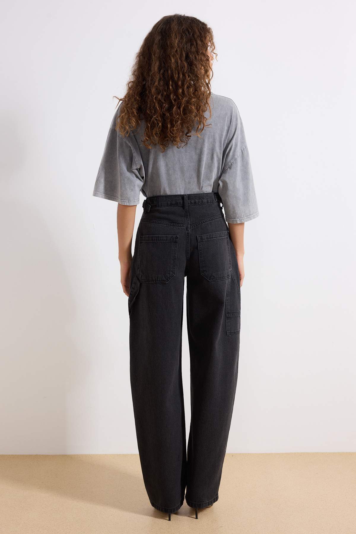 Trendyolmilla Açık Mavi More Sustainable Bol Kesim Yüksek Bel Carpenter Skater Jeans TWOAW24JE00308