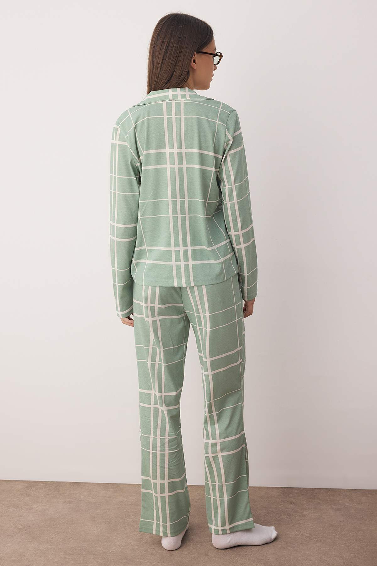 Trendyolmilla Yeşil-Çok Renkli Panda Desenli Örme Pijama Takımı THMAW26PT00049